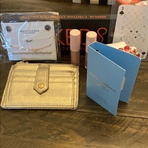 Large ladies bundle includes collectors playing card